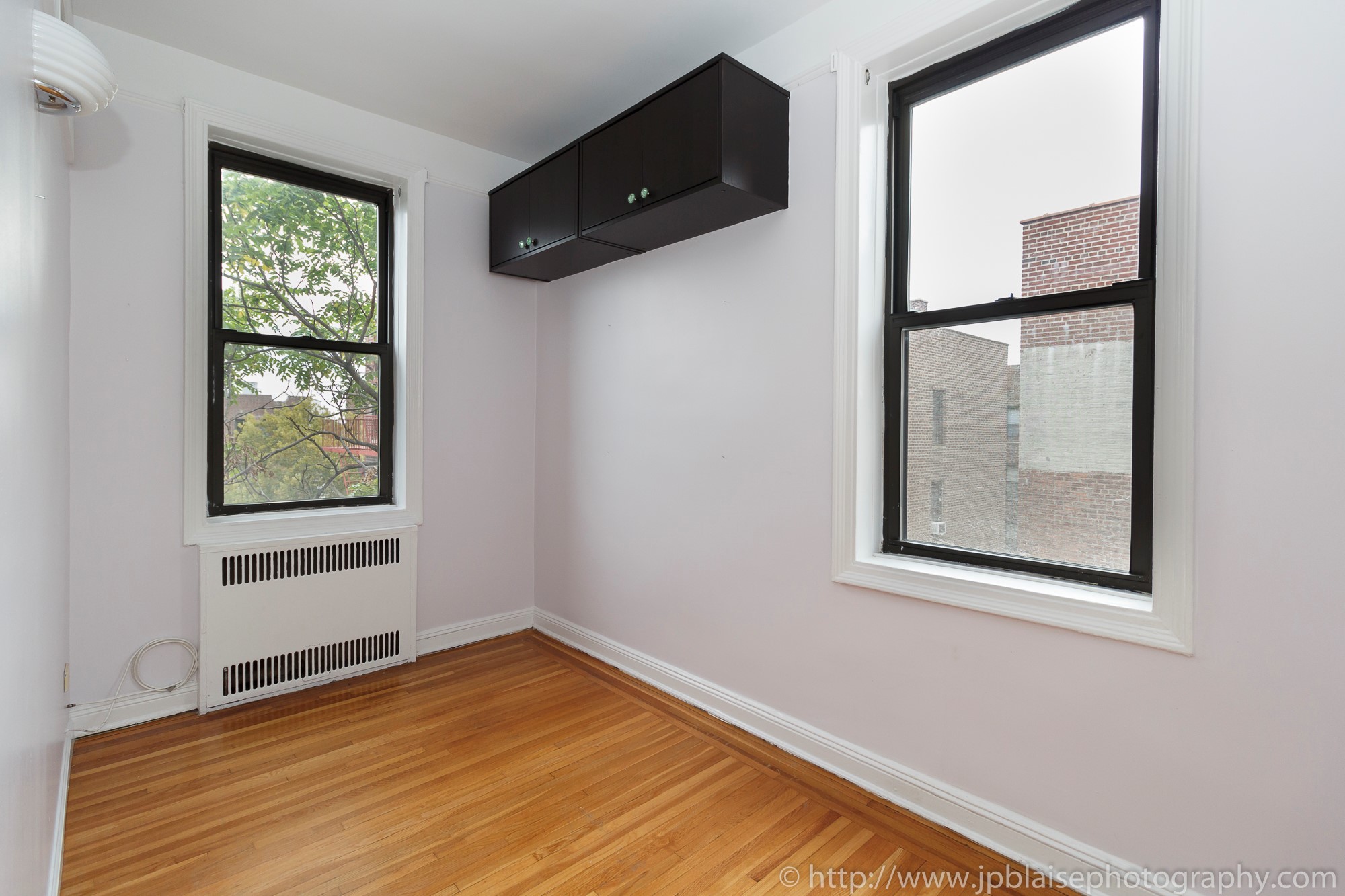 Brooklyn new york apartment photographer real estate interior photography ny nyc airbnb living room office