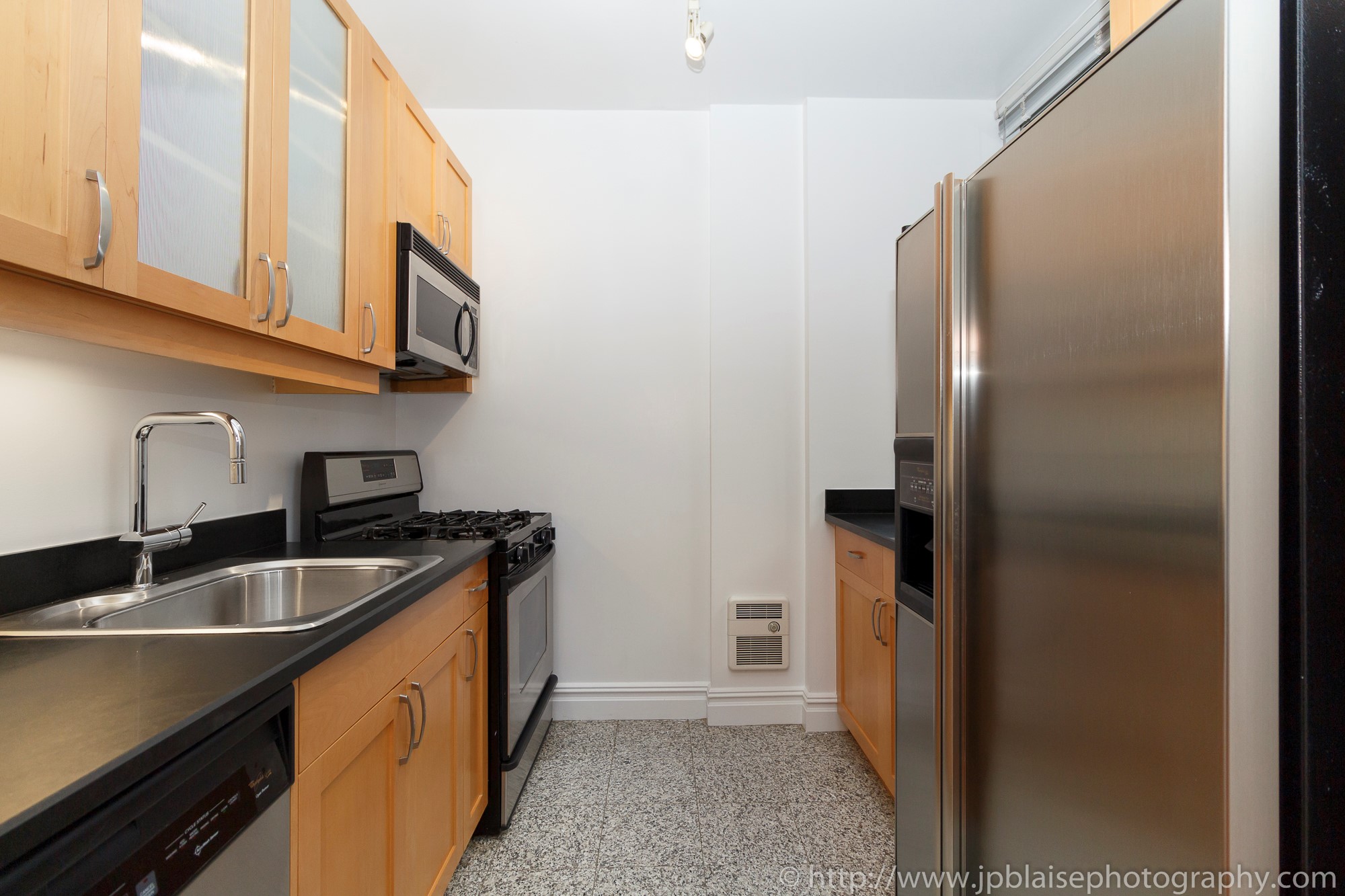 NY airbnb real estate interior apartment photographer upper east side manhattan ny new york kitchen