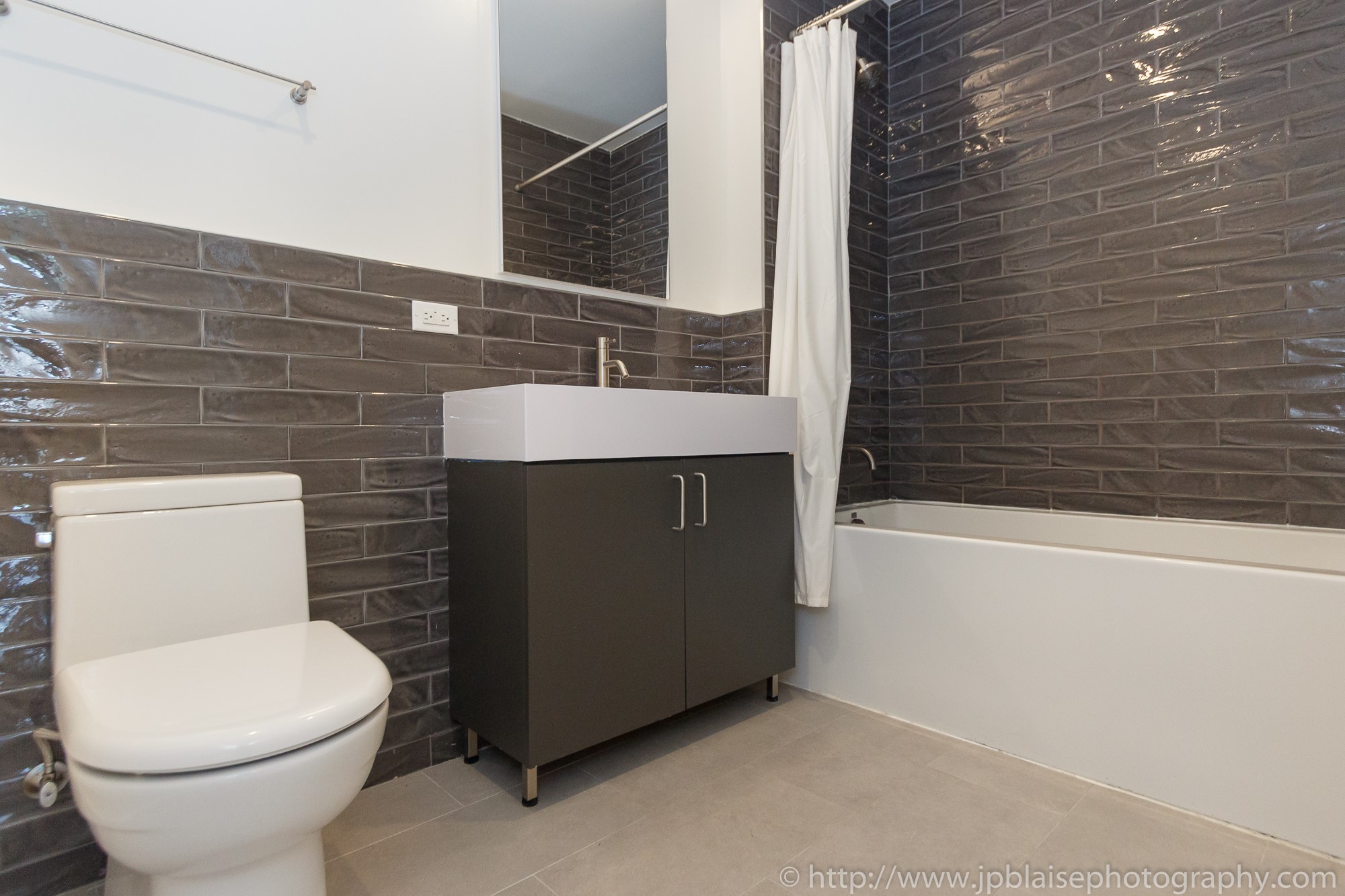 New York apartment photographer 3 bedroom unit downtown brooklyn bathroom nyc