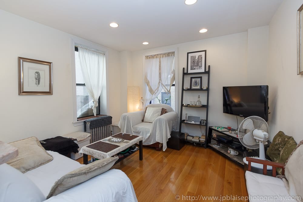 New York Real Estate photographer work of the day one bedroom