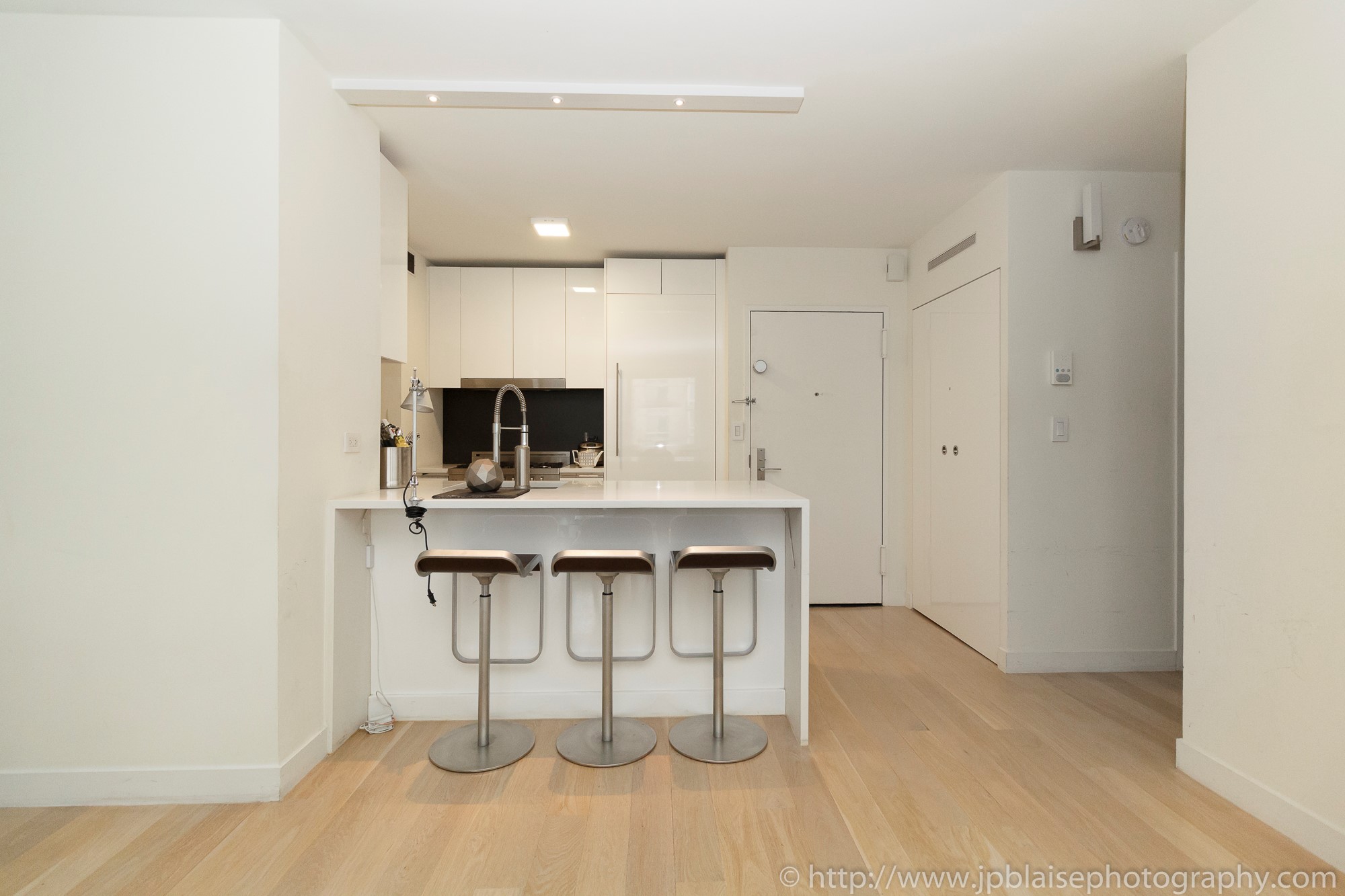 New york city apartment photographer ny nyc real estate interior photography midtown west kitchen