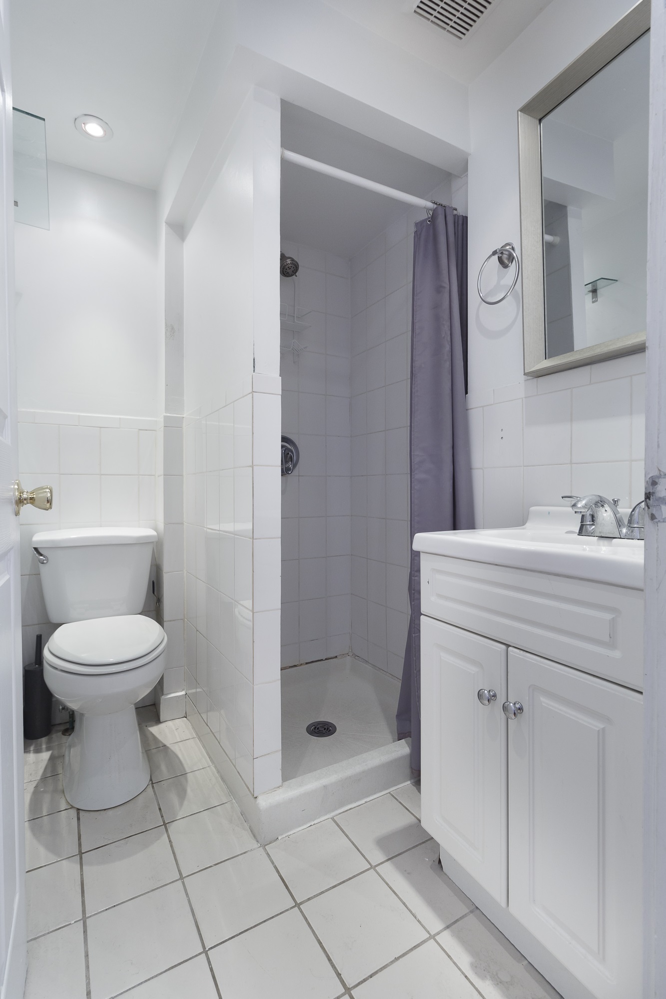New york ny nyc apartment real estate interior photographer one bedroom midtown east manhattan bathroom