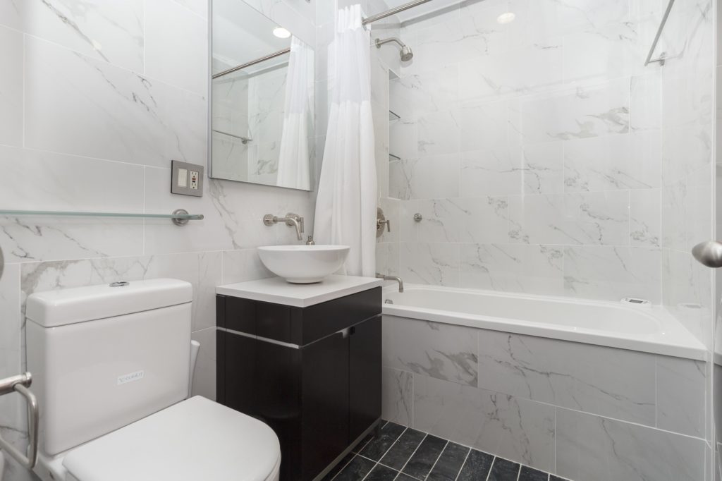 apartment photographer new york ny nyc real estate interior photography chelsea bathroom