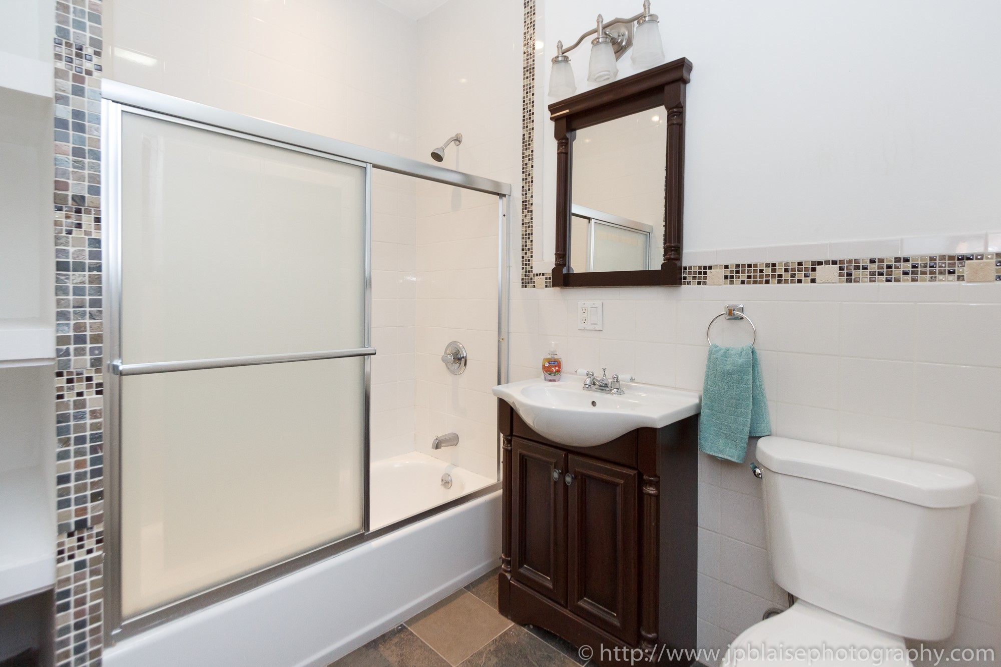 bathroom New york city Apartment photographer two bedroom in boerum hill brooklyn